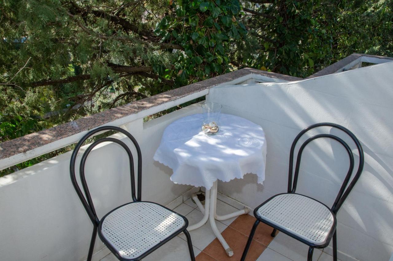 Rooms Magnolia With Pool Novalja Exterior photo