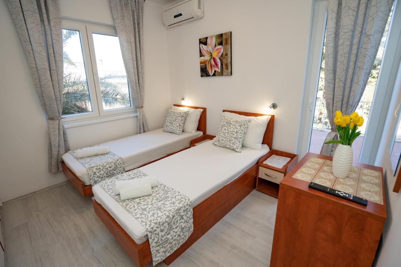 Rooms Magnolia With Pool Novalja Exterior photo