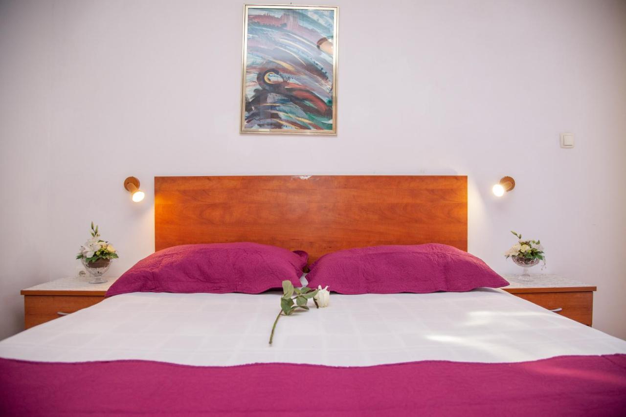Rooms Magnolia With Pool Novalja Exterior photo