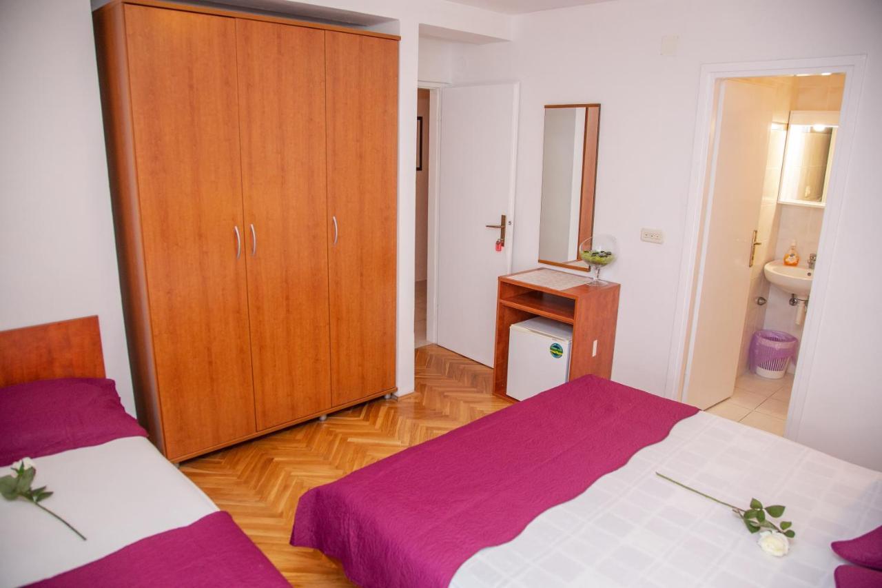 Rooms Magnolia With Pool Novalja Exterior photo